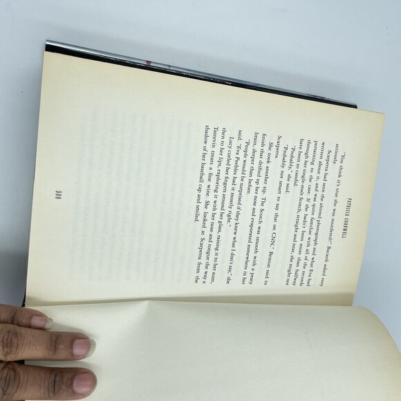 Scarpetta - Patricia Cornwell, 0425230163, Hard cover and Dust Jacket - Picture 9 of 9